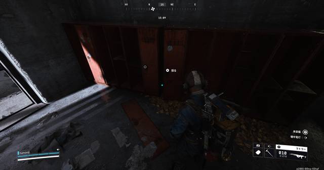 チェックポイントの西側の建物のロッカーで設計図を発見