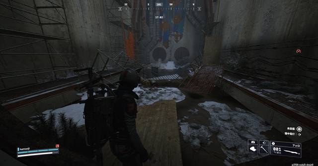 地下通路を出た様子