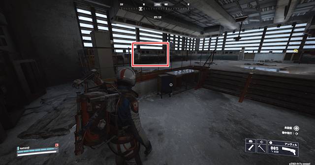 宇宙港管制塔の最上階にある端末の場所