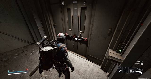 ドアストッパーで扉をロックしておく